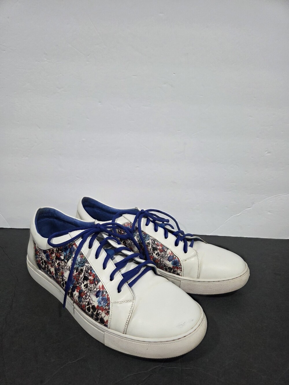 Robert Graham White Floral and SkullAccent men's Sneakers with Blue Laces Sz.12